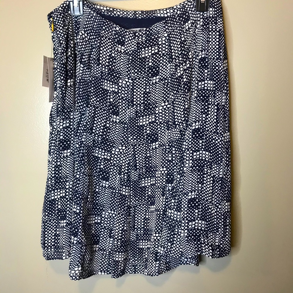 NWT! Liz Claiborne skirt, navy/white, size 8